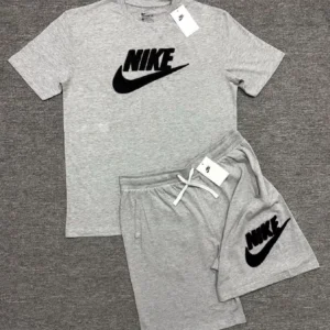 Completo Sportivo T-Shirt e Short in Cotone – Nike
